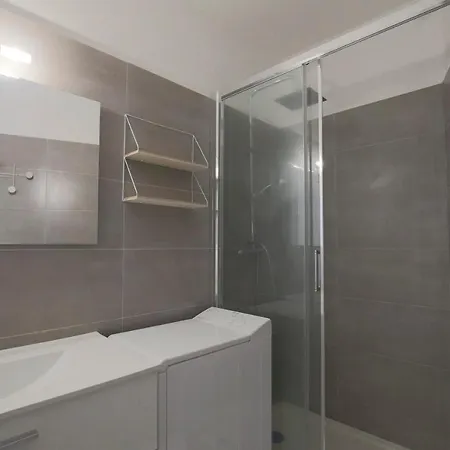 Apartment Charming Close To The Port Nice
