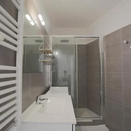 Апартаменты Charming Close To The Port